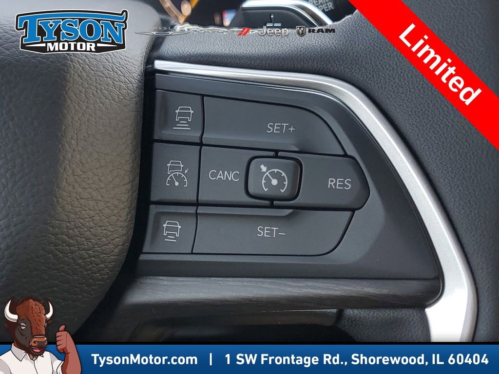 New 2025 Silver Zynith Exterior Paint Jeep Limited image 26