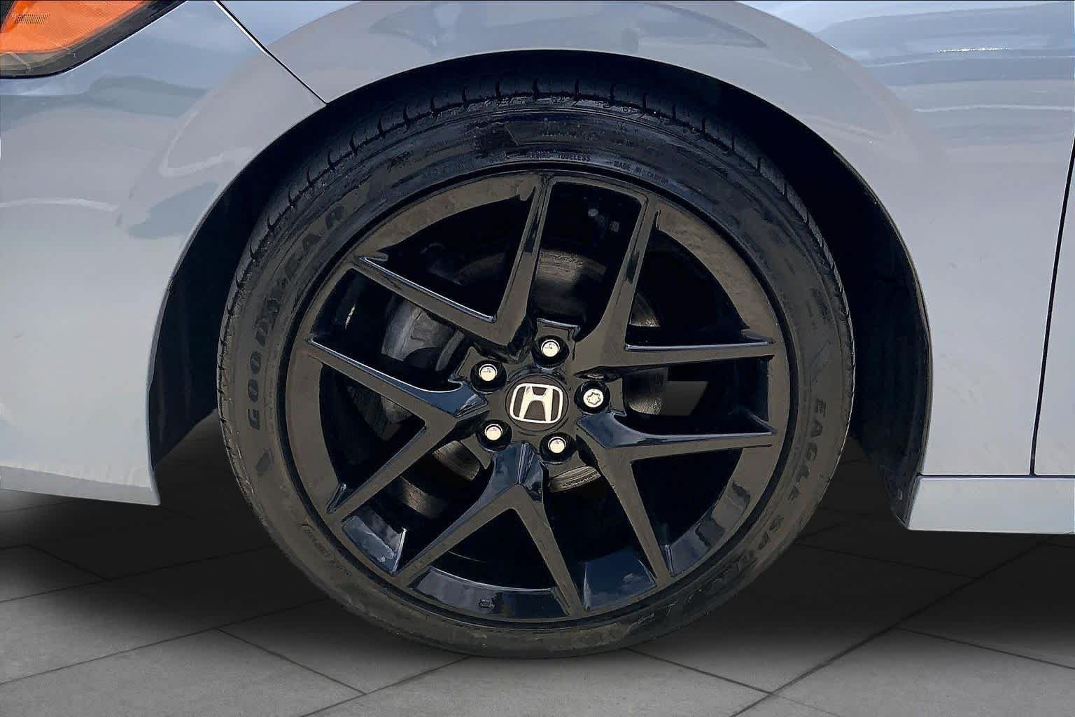 Used 2024 Sonic Gray Pearl Honda Sport image 11