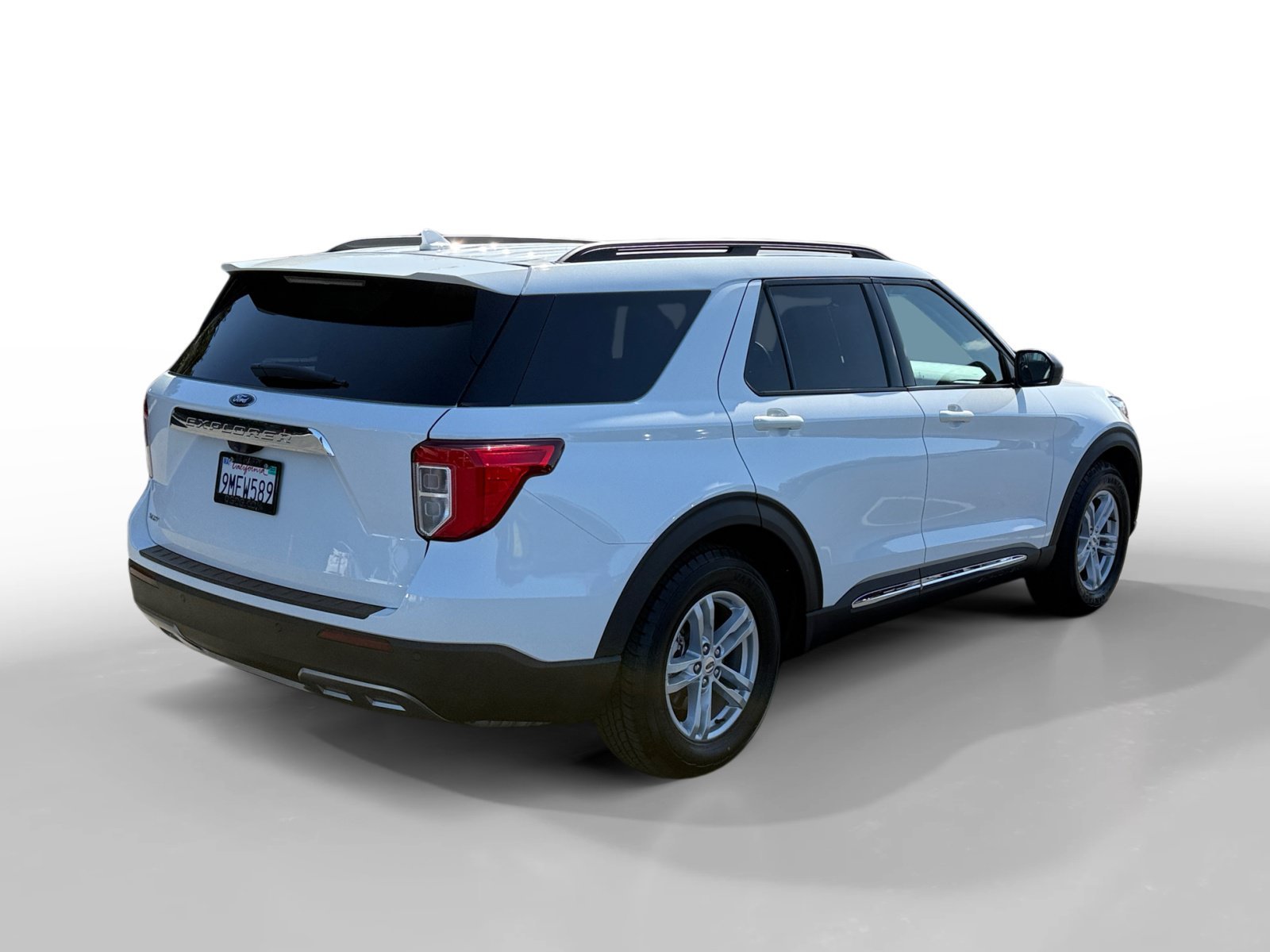 Certified Used 2023 White Metallic Ford XLT image 5