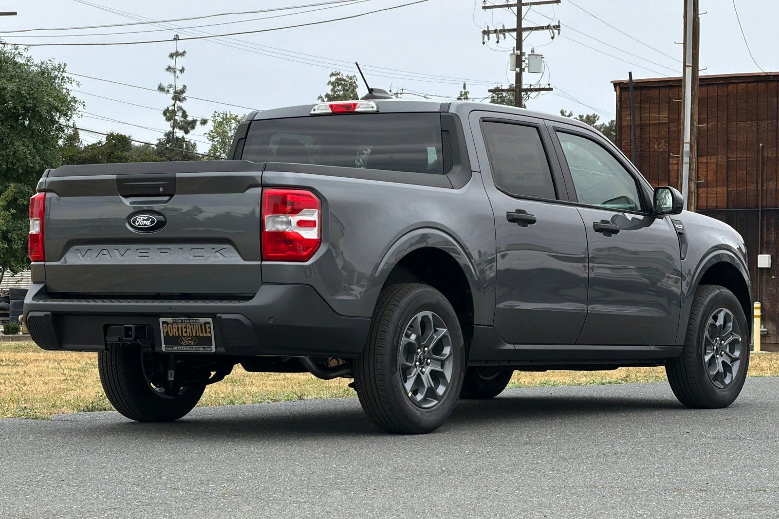 New 2026 Carbonized Gray Metallic Ford XLT image 4