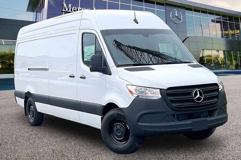New 2026 Arctic White Mercedes-Benz Cargo 170 WB image 1