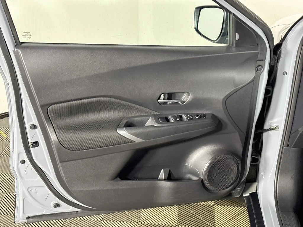 Used 2023 Gray Nissan SV image 10