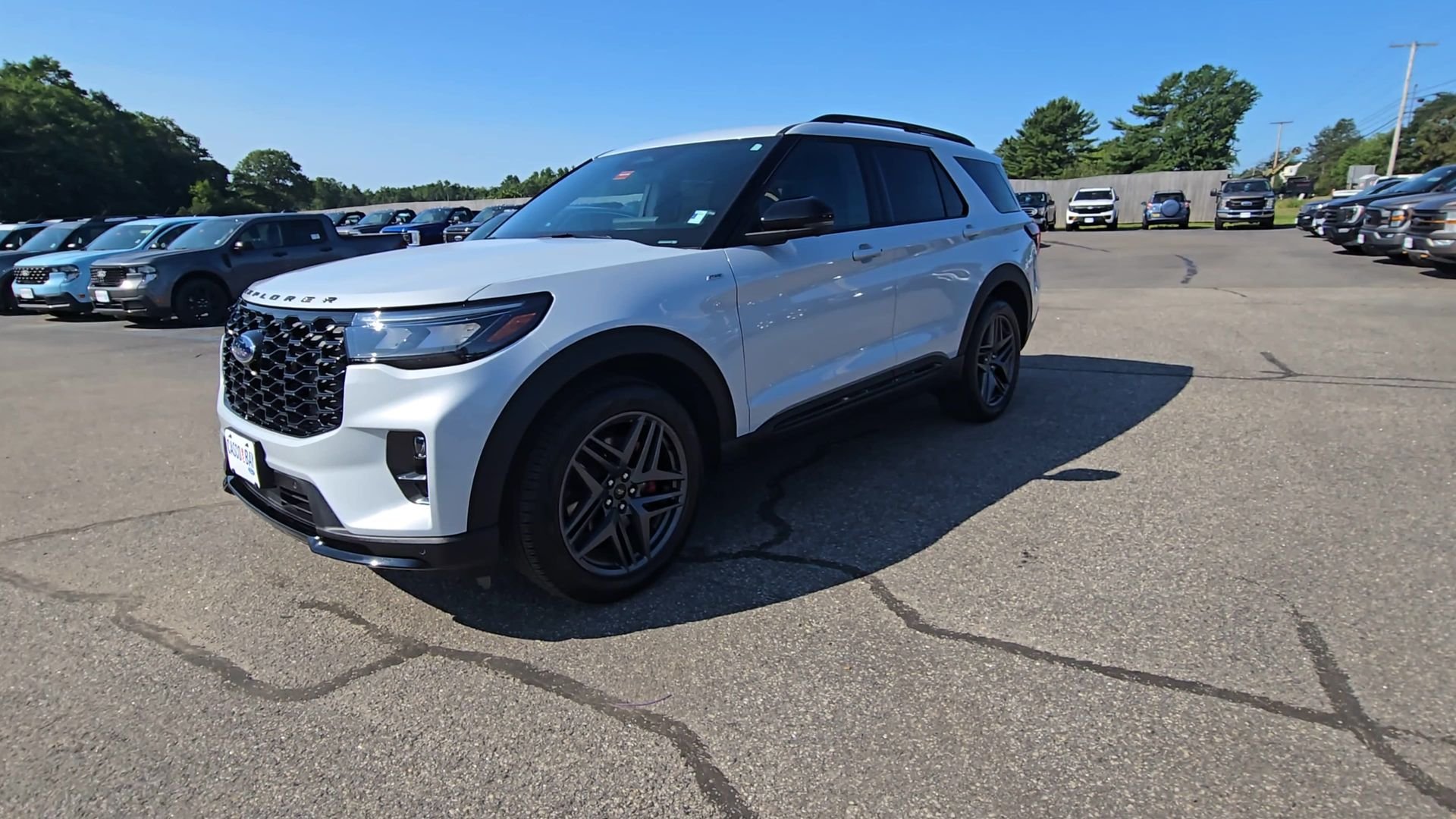 New 2026 Space White Metallic Ford ST-Line image 15