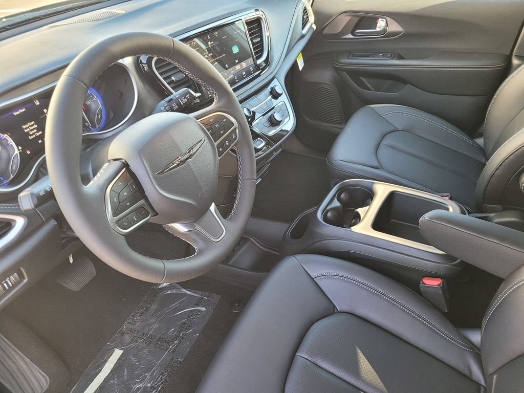 2026 Chrysler Pacifica Select - Photo 9