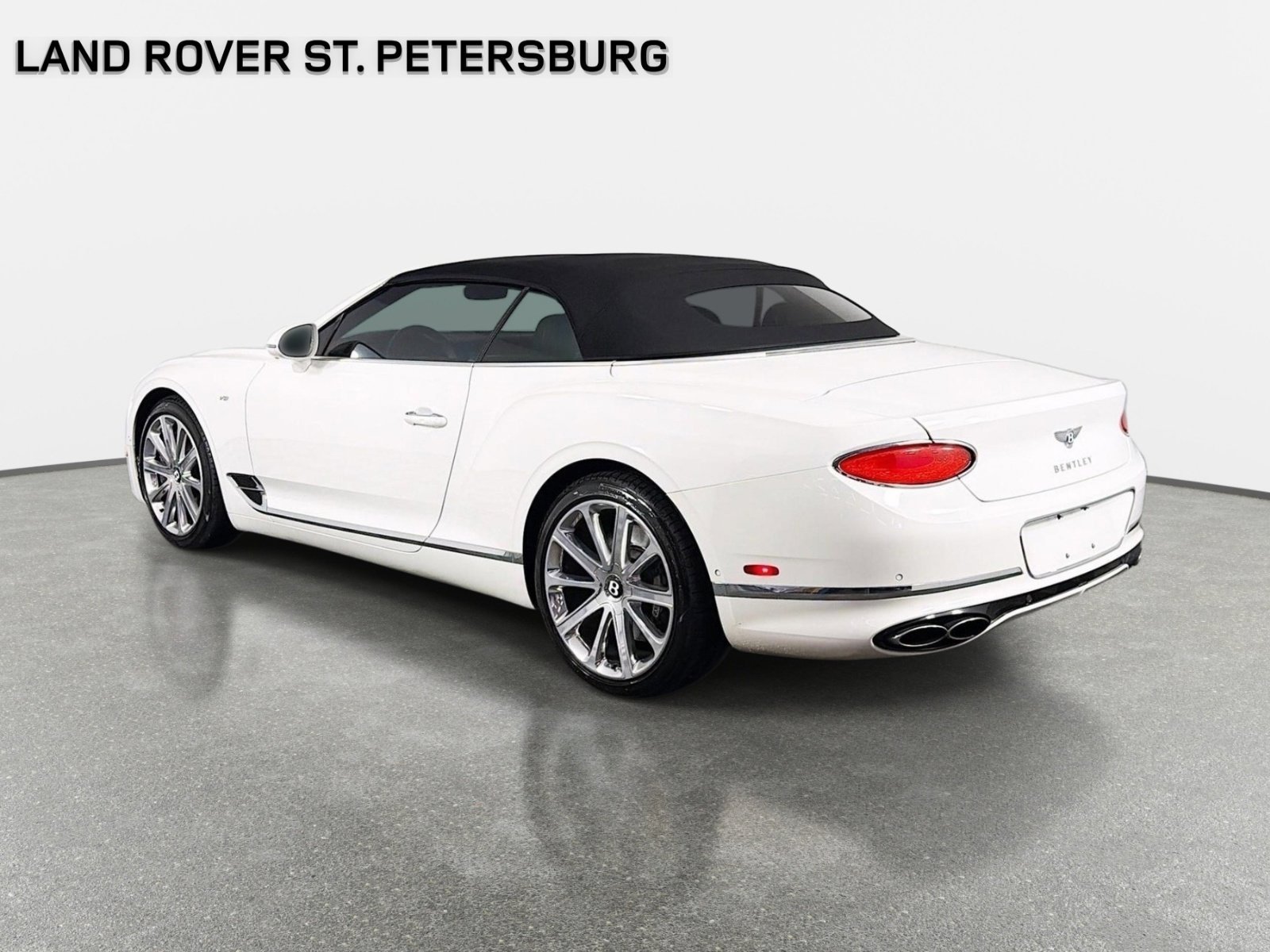 Used 2022 White Bentley V8 image 7