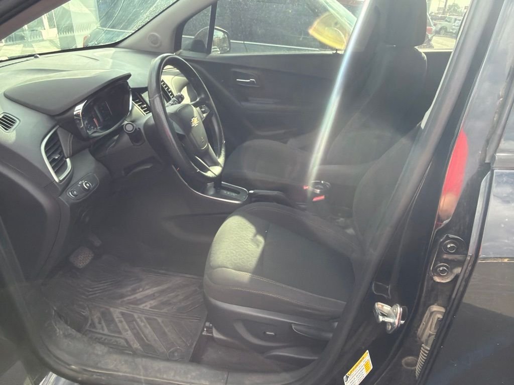 Used 2018 Black Chevrolet LS image 12