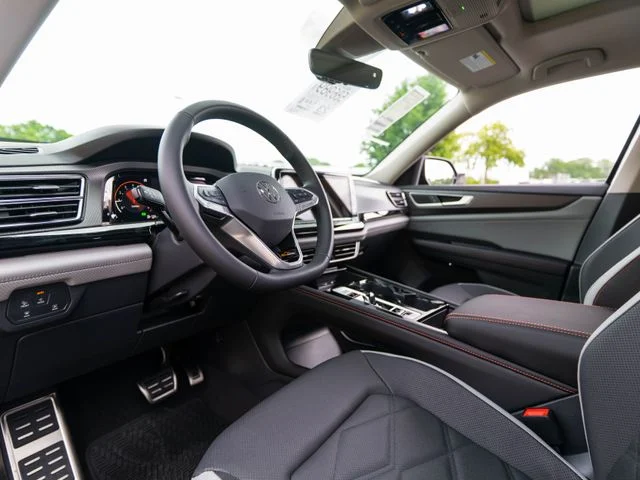 New 2026 Black Volkswagen 2.0T Peak Edition image 4