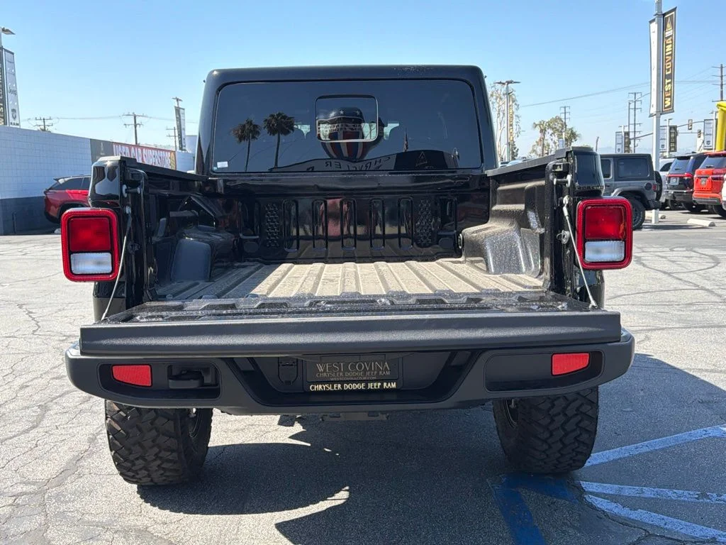 New 2026 Black Clear-Coat Exterior Paint Jeep Sahara image 15