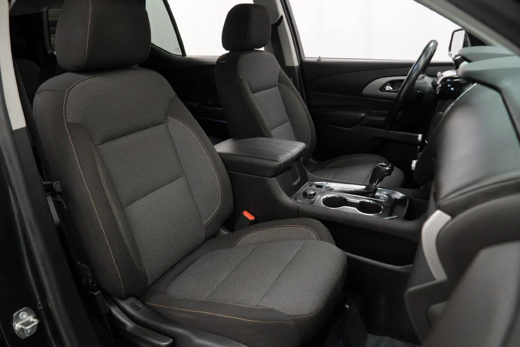 Certified Used 2018 GRAPHITE METALLIC Chevrolet LT Cloth image 41