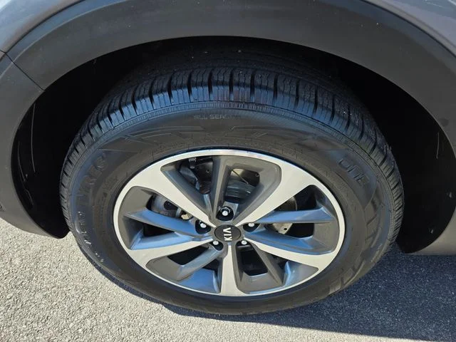 Used 2020 Silver Kia LX image 25