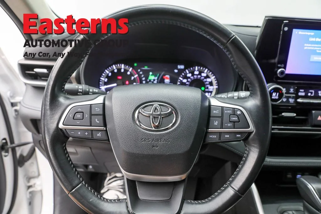 Used 2023 White Toyota LE image 10