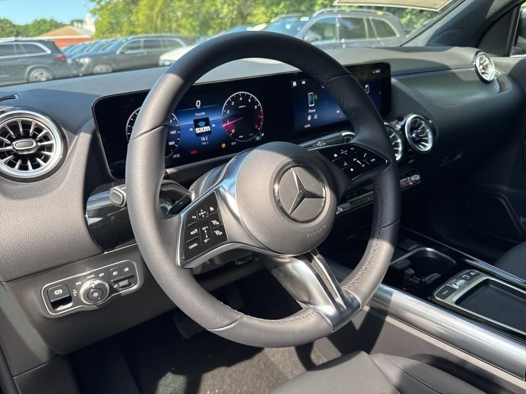 Used 2026 Black Mercedes-Benz GLA 250 image 9