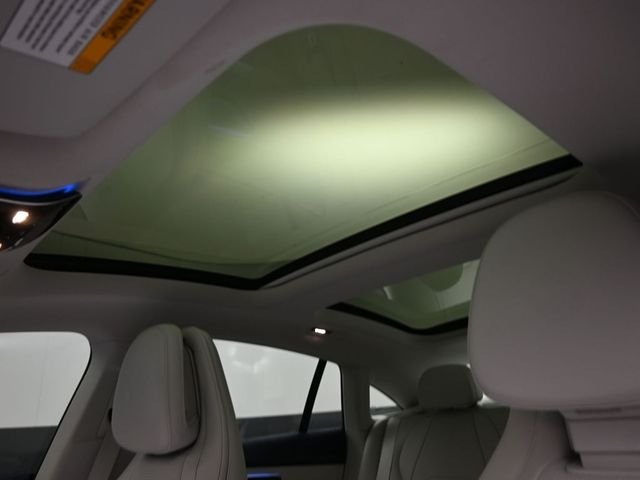 Used 2024  Mercedes-Benz Base image 23