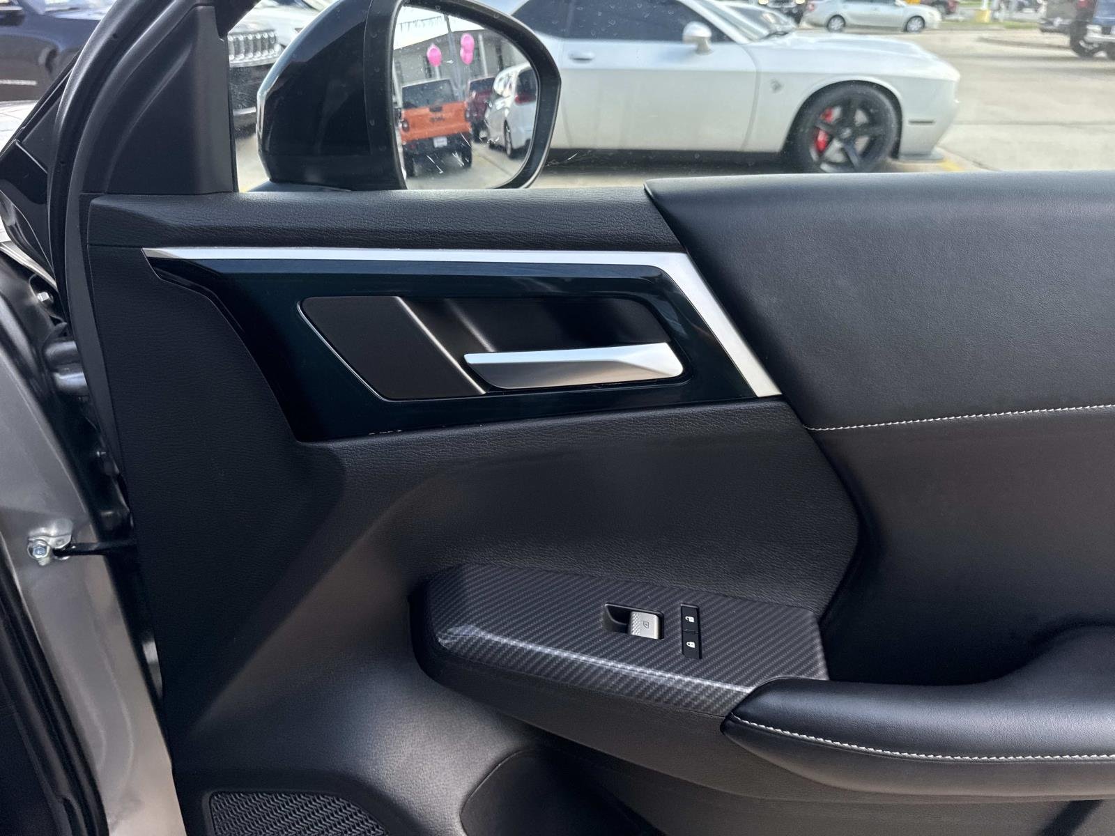 Used 2022 Alloy Silver Metallic Mitsubishi SE Launch Edition image 14