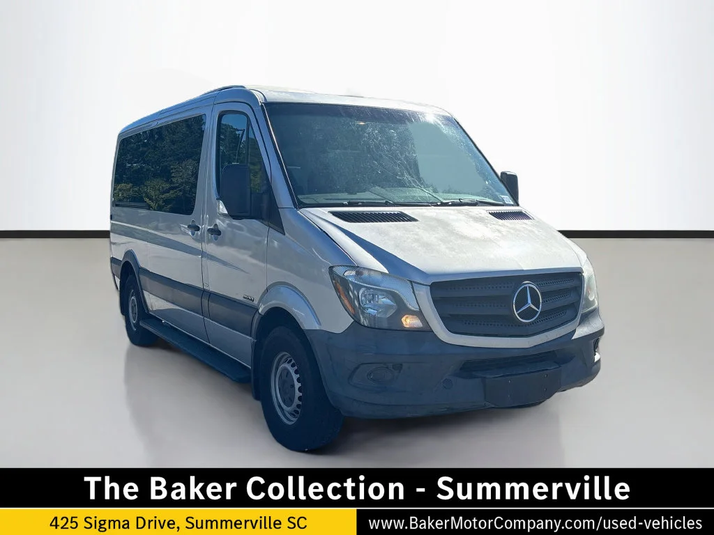 Used 2016  Mercedes-Benz Passenger 144 WB image 1