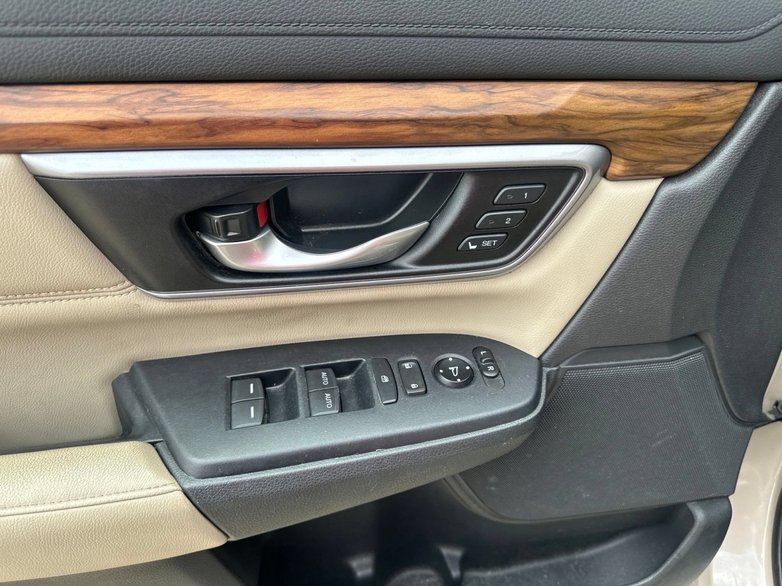 Used 2017 Sandstorm Metallic Honda EX-L image 6