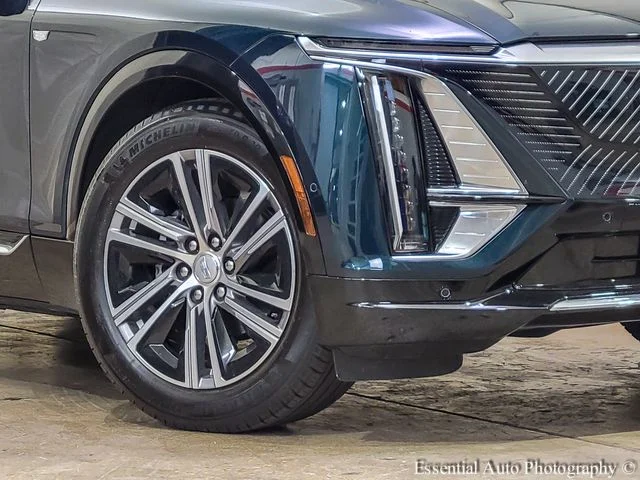 Certified Used 2024 Green Cadillac Luxury image 4