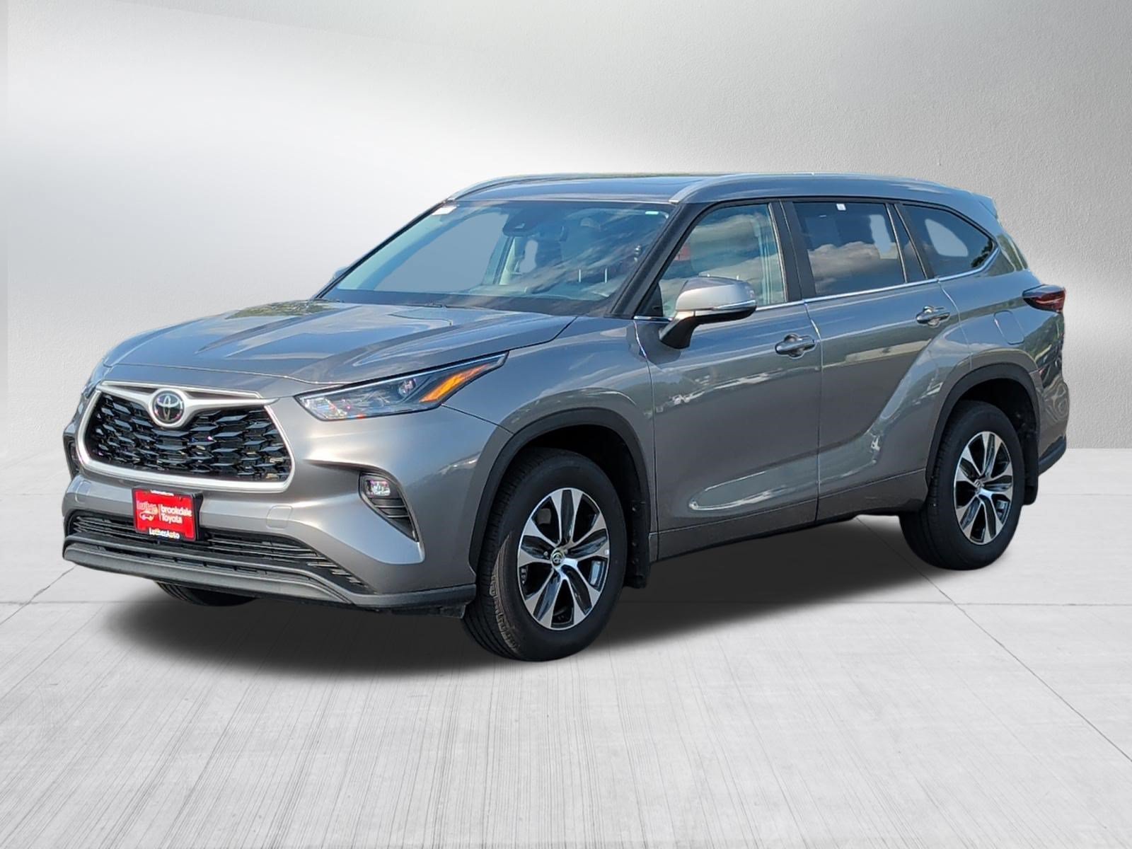 Certified Used 2026 HEAVY METAL Toyota XLE image 3