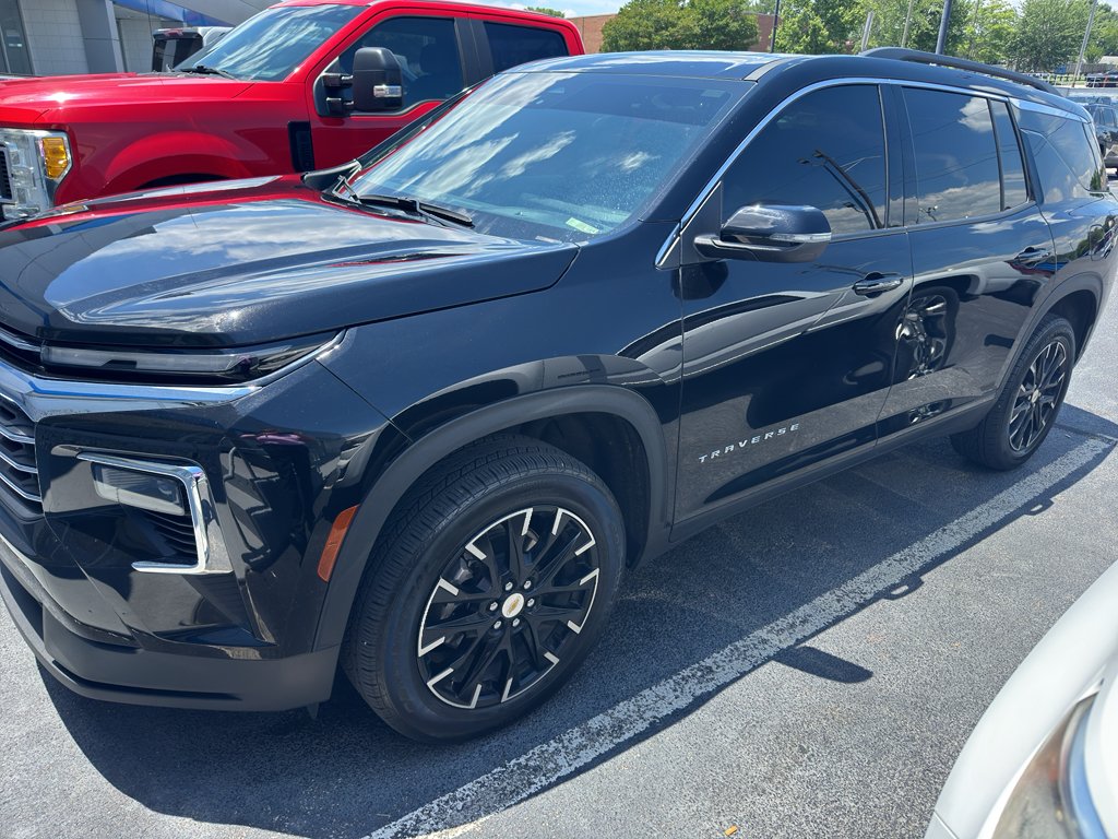 2025 Chevrolet Traverse FWD LT's photo