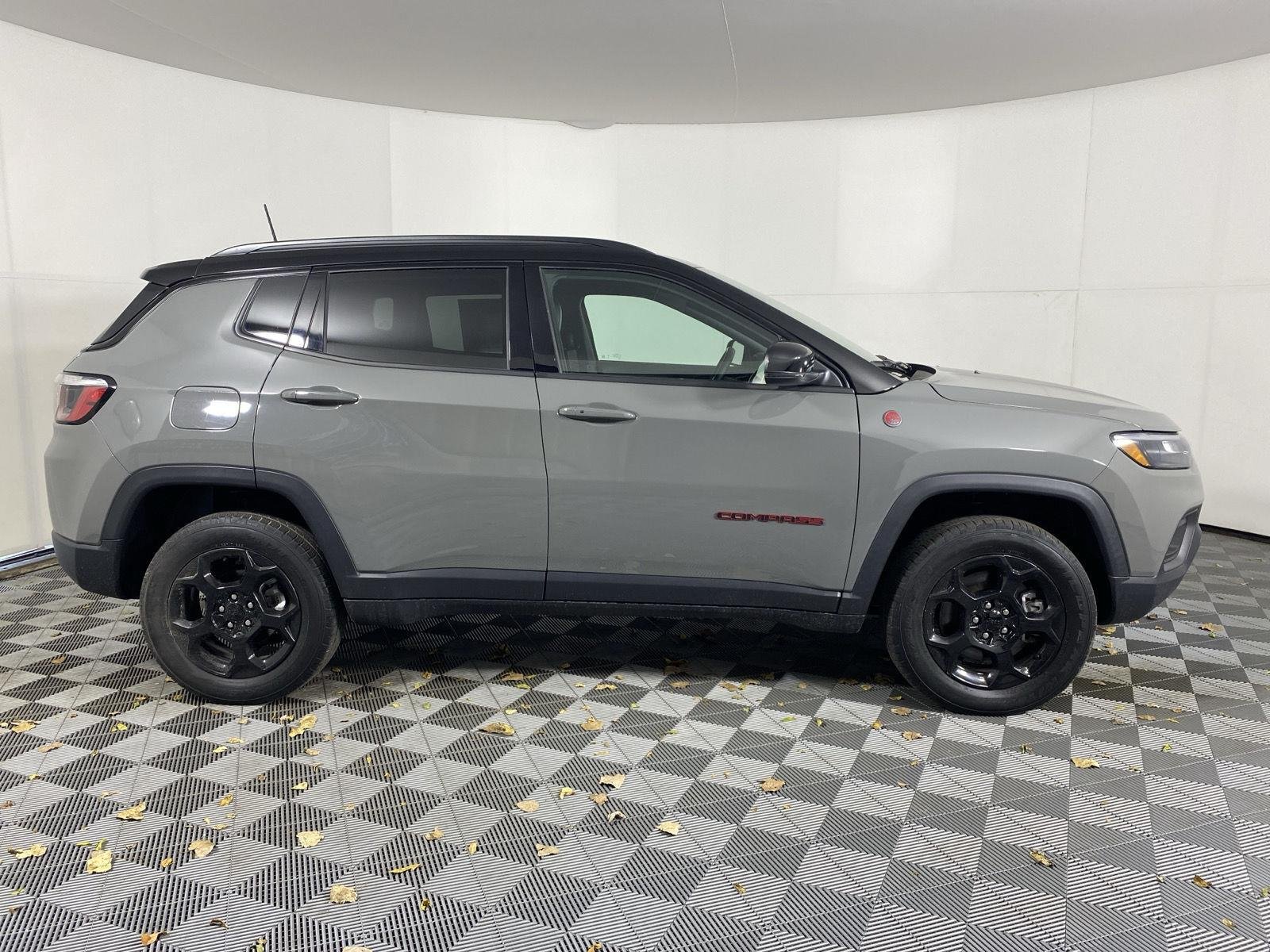 Used 2023 Sting-Gray Clearcoat Jeep Trailhawk image 3