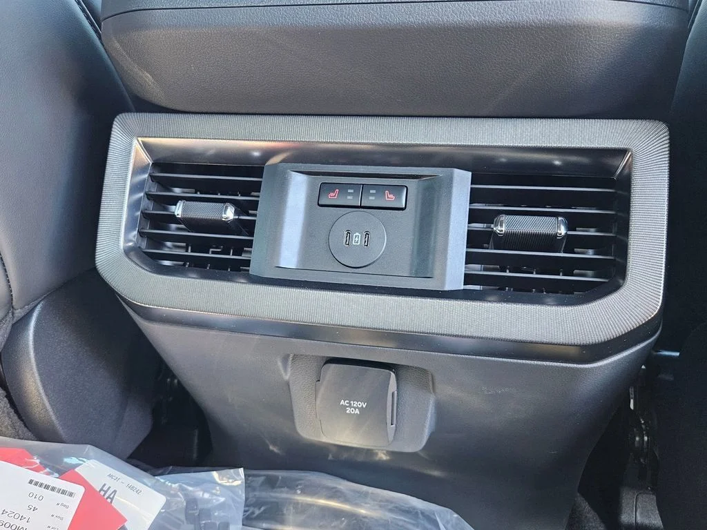 2026 Ford F-350 Super Duty Platinum - Photo 36