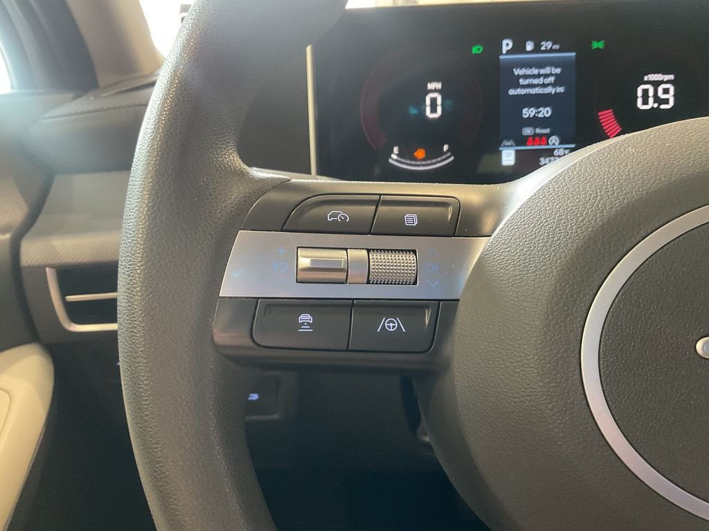 Used 2025 Silver Hyundai SE image 18