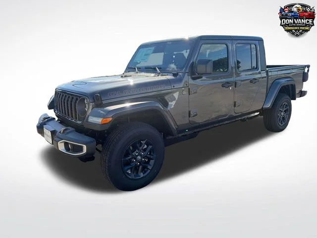 2026 Jeep Gladiator 85th Anniversary Edition Auto's photo