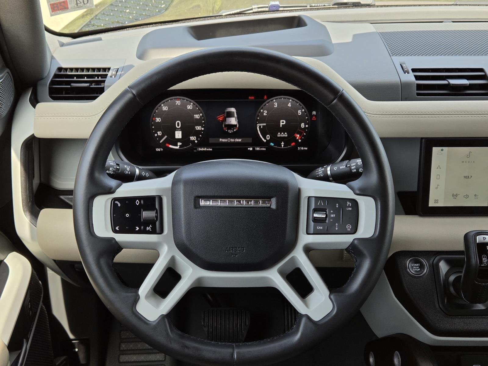 Used 2023  Land Rover X-Dynamic SE image 18