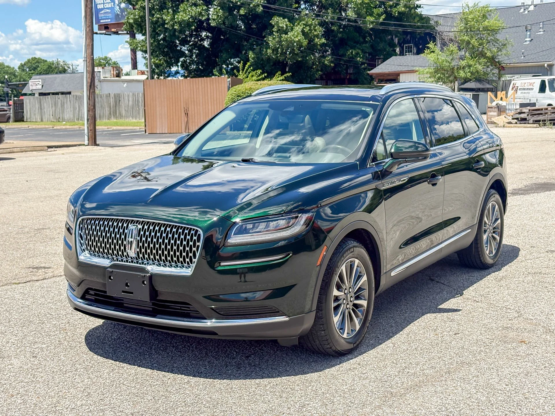 Used 2021 Green Lincoln Reserve image 5