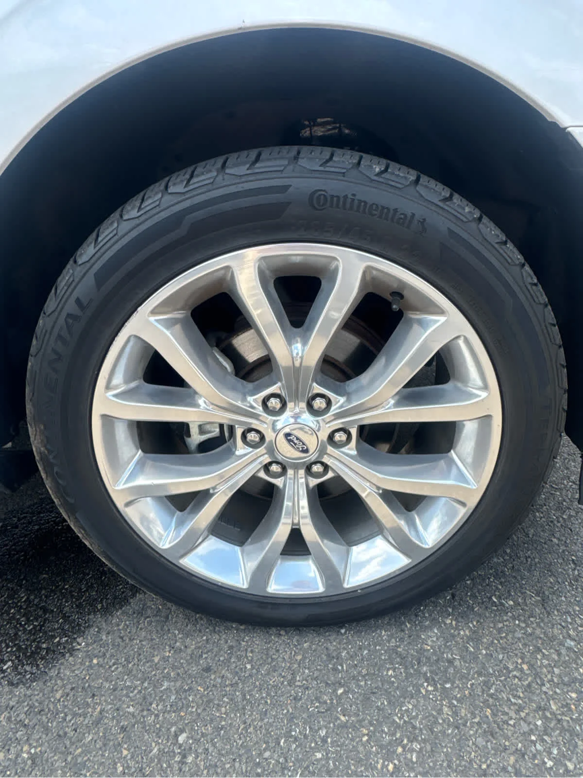 Used 2019 White Platinum Metallic Tri-Coat Ford Limited image 27