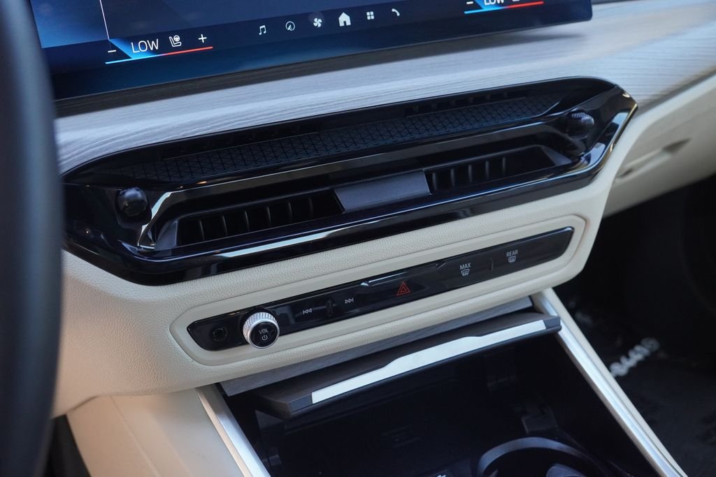 Used 2025 White BMW 430i image 21