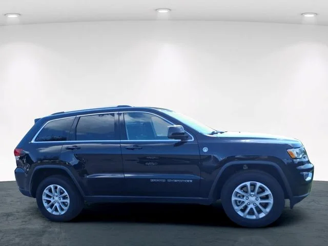 Used 2021 Black Jeep Laredo E image 11