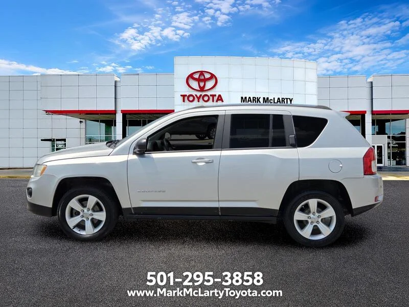 Used 2013 Bright Silver Metallic JEEP FWD 4DR LATITUDE image 2