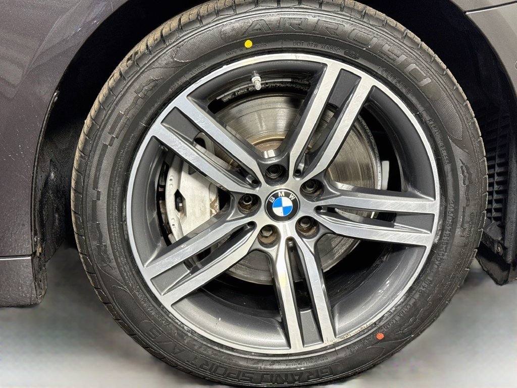 Used 2021 Dark Graphite Metallic BMW 540i xDrive image 28