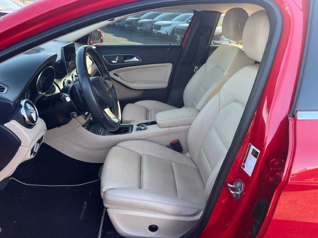 Used 2019 Red Mercedes-Benz GLA 250 image 9
