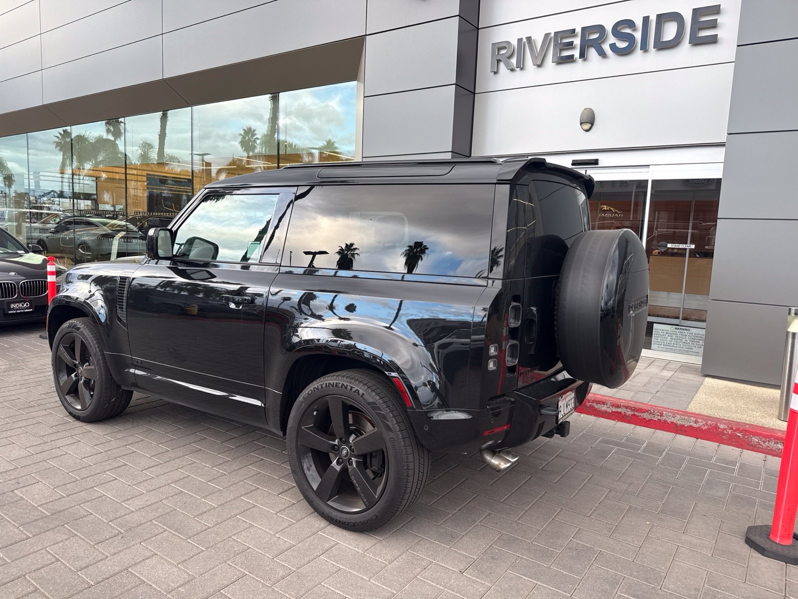 Used 2024 Black Land Rover V8 image 3