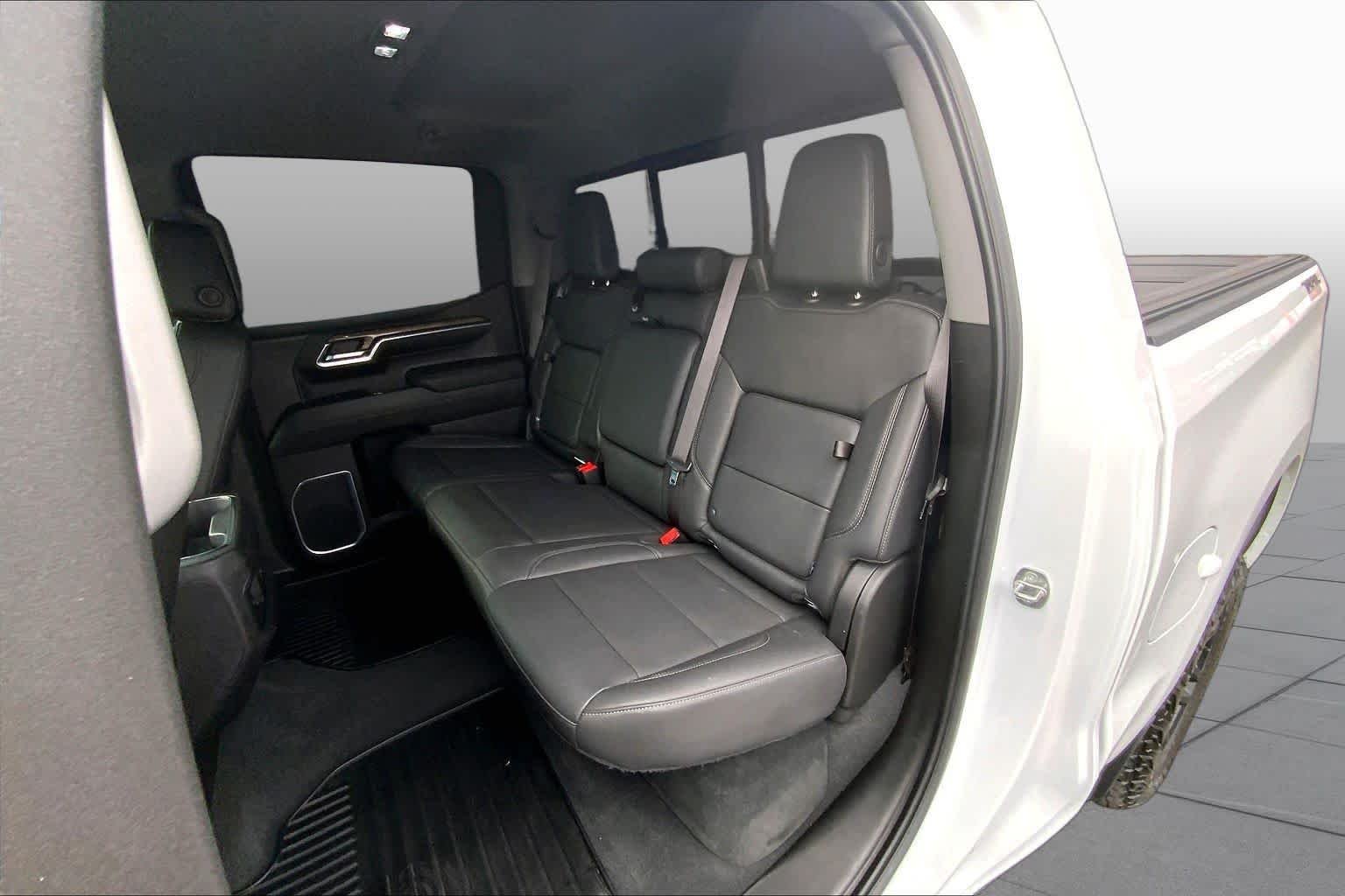 Used 2024 Summit White Chevrolet LT Trail Boss image 21