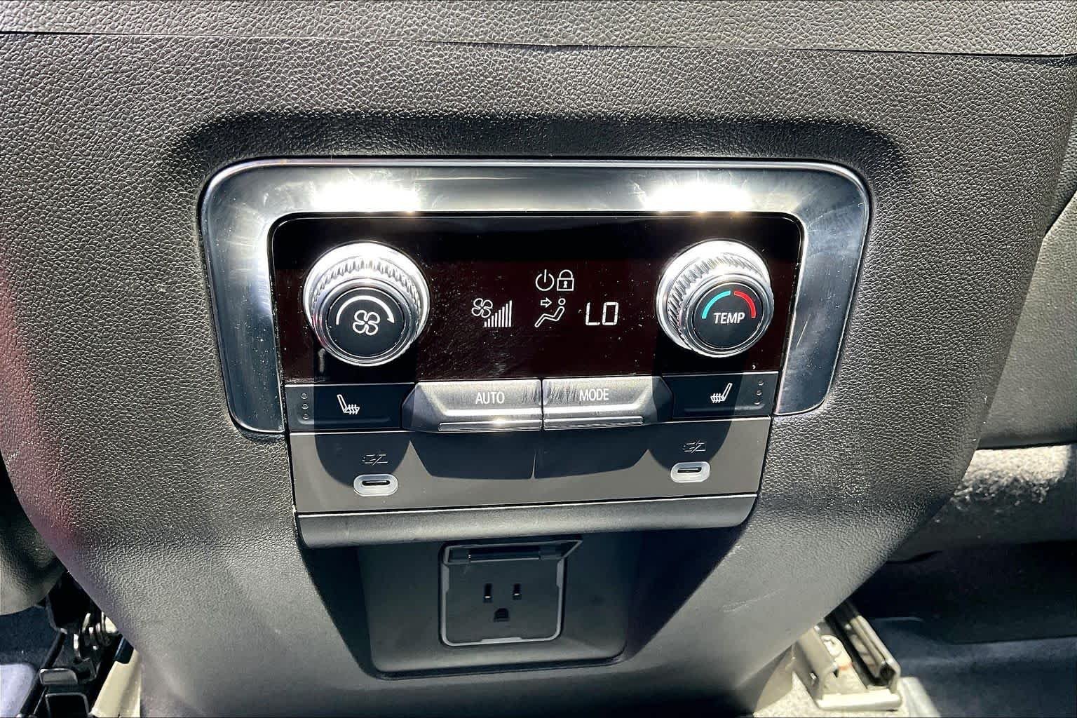 Used 2024 Onyx Black GMC AT4 image 30