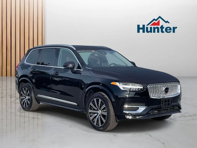 2025 Volvo XC90 B5; 7-seat Core