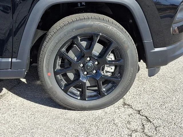 New 2026 Black Jeep Latitude image 9