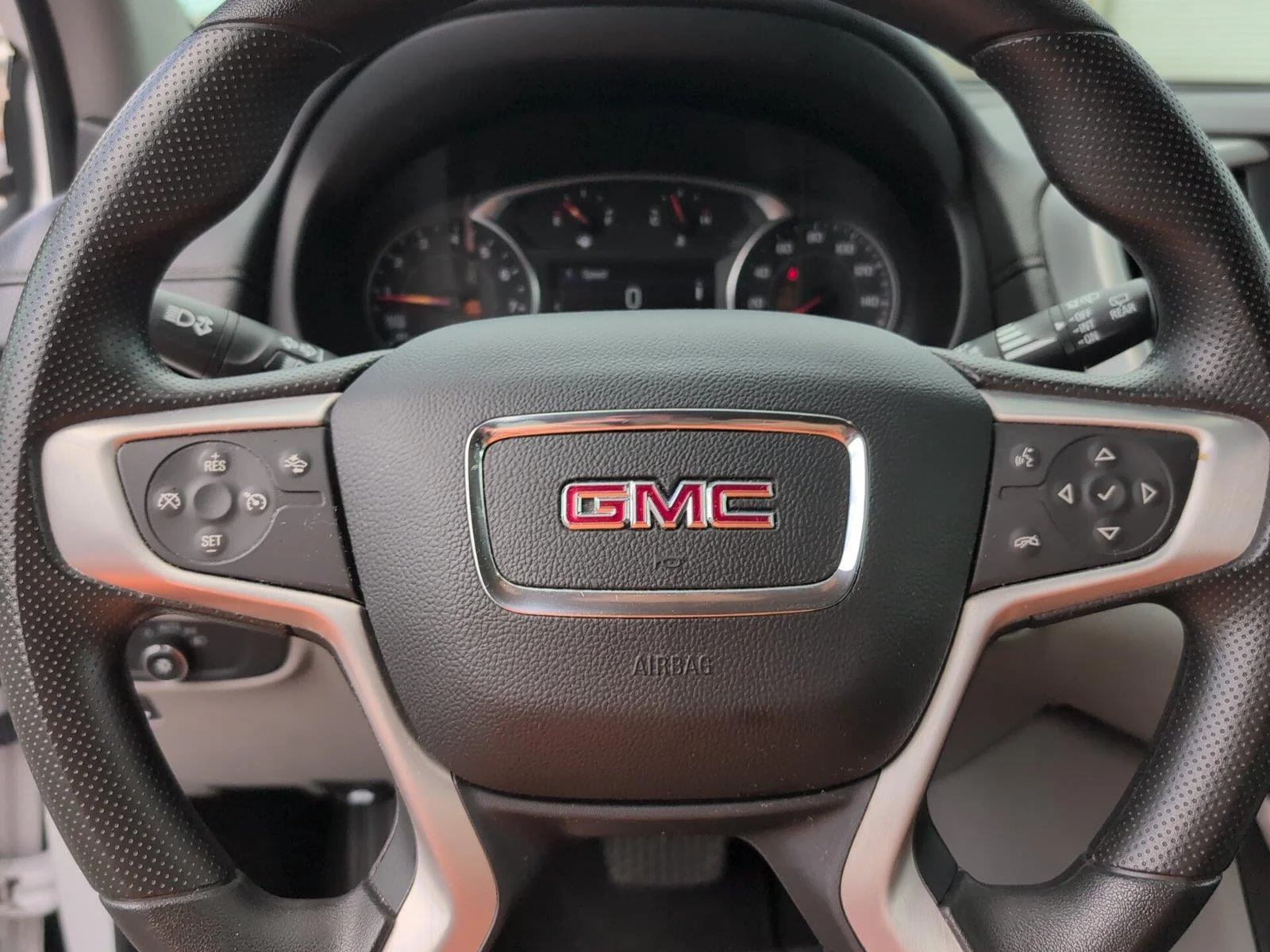 Used 2024 Summit White GMC SLE image 25