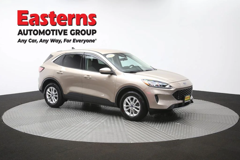 Used 2020 Gold Ford SE image 49