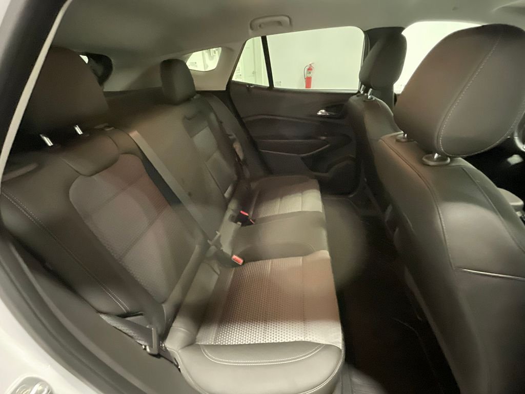 Used 2025 White Chevrolet LT image 22