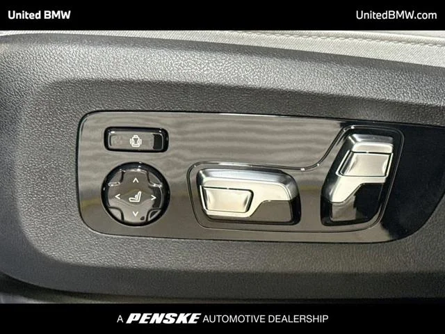 New 2026 Skyscraper Grey Metallic BMW X5 50e image 4