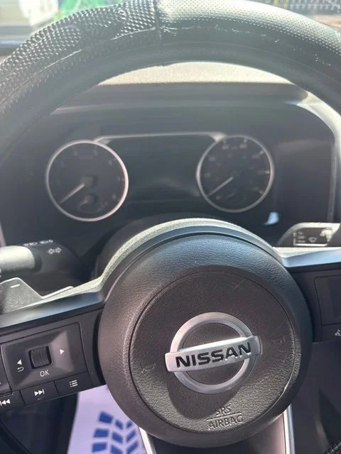 Used 2021 Caspian Blue Metallic Nissan S image 5