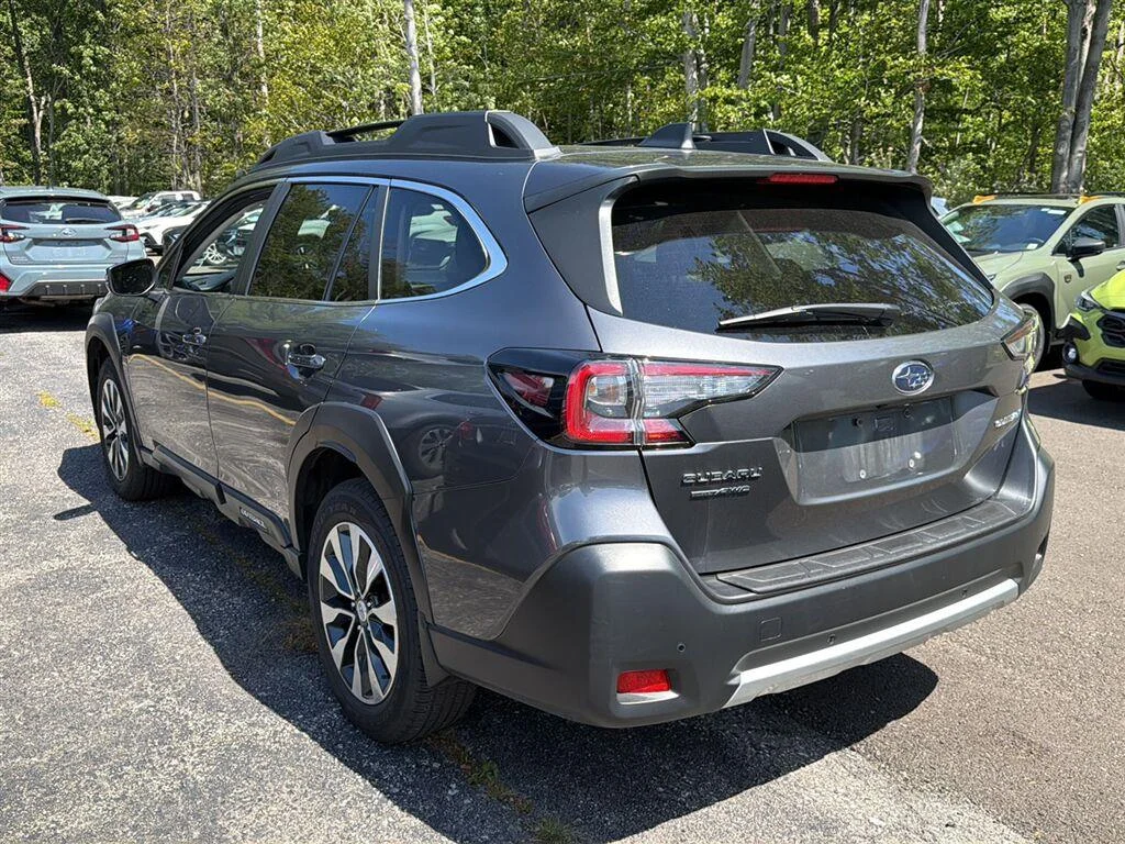 Used 2025 Magnetite Gray Metallic Subaru Limited image 10