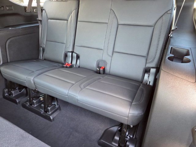 2026 Chevrolet Suburban LT - Photo 11