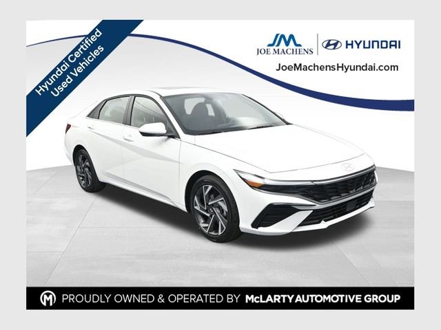 Certified Used 2025 White Hyundai SEL Convenience image 1