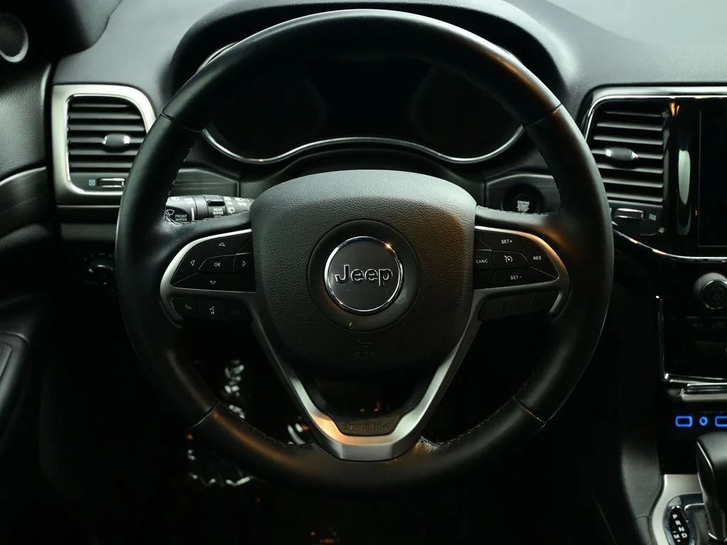 Used 2021 Gray Jeep Laredo X image 12