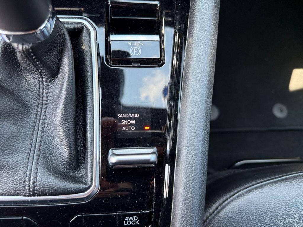 Used 2024 White Jeep Limited image 36